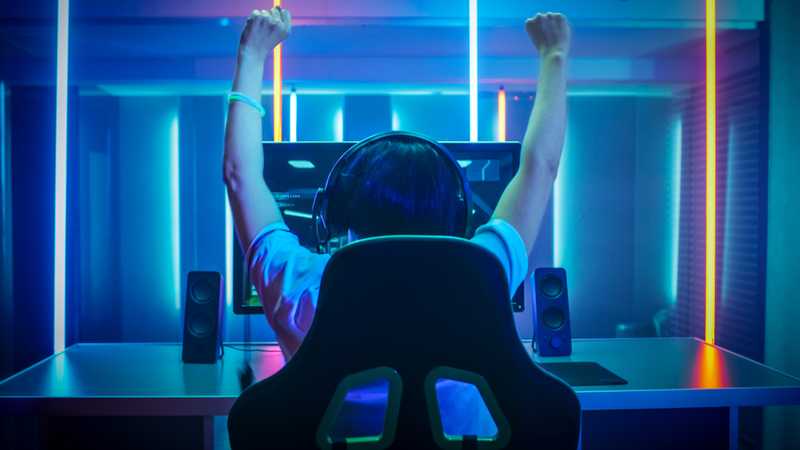 Gamer celebrating victory
